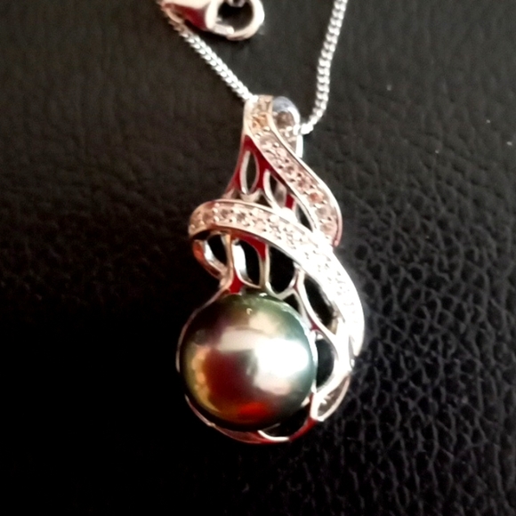 D'Joy Jewelry - TAHITIAN CULTURED PEARL, NATURAL WHITE ZIRCON PENDENT